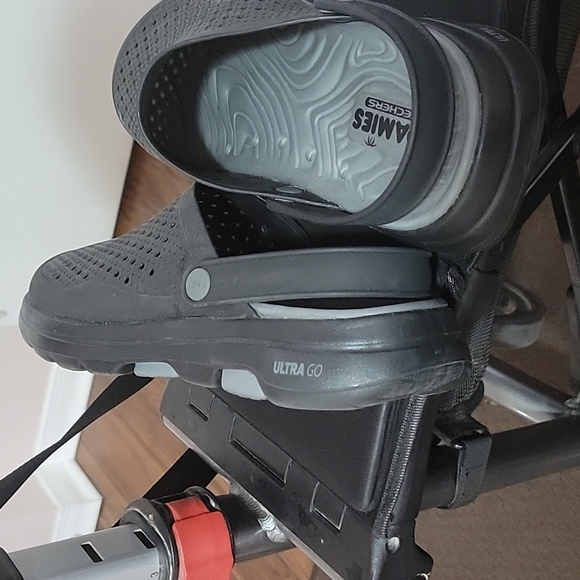 Sandals - Picture 2 of 2